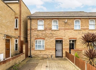 Properties to let in Kirkwood Road - SE15 2BG view1