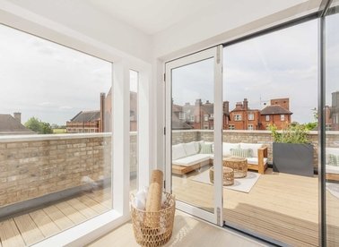 Properties to let in Knights Hill - SE27 0QP view1