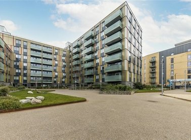 Properties to let in Lakeside Drive - NW10 7FU view1