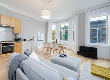 Properties to let in Lancaster Road - W11 1QJ view1