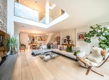 Properties to let in Lancaster Road - W11 1QJ view1