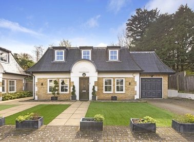 Properties let in Landsdown Close - EN5 1NU view1