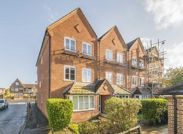 Properties to let in Langridge Mews - TW12 3NZ view1