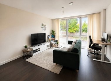 Properties to let in Lankaster Gardens - N2 9AJ view1