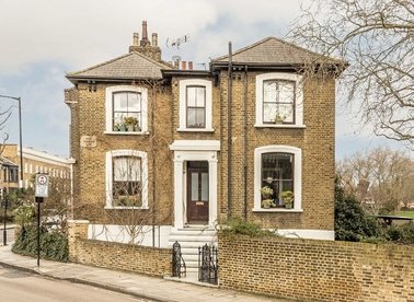 Properties to let in Lansdowne Drive - E8 4NE view1