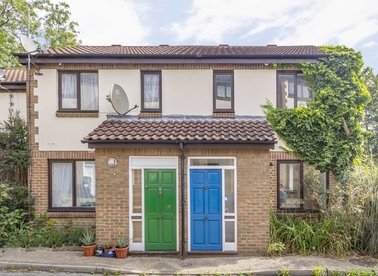 Properties let in Lansdowne Wood Close - SE27 0BY view1