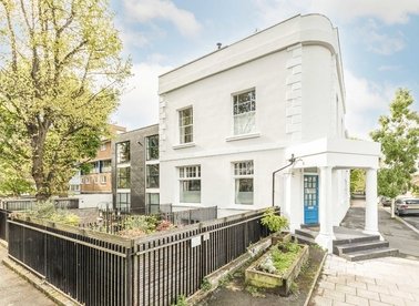 Properties to let in Larkhall Lane - SW4 6RQ view1