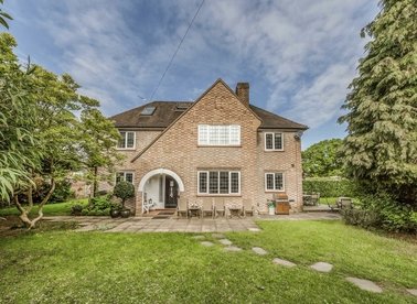 Properties to let in Lauderdale Drive - TW10 7BT view1