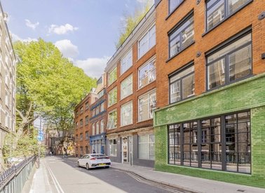 Properties let in Laystall Street - EC1R 4PG view1