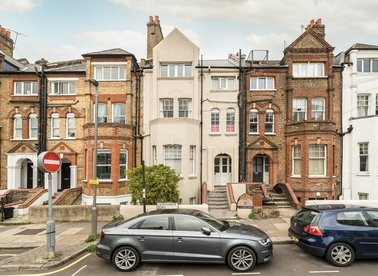 Properties to let in Leathwaite Road - SW11 1XG view1