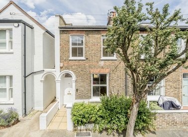 Properties to let in Lillian Road - SW13 9JF view1