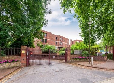 Properties let in Lily Close - W14 9YA view1