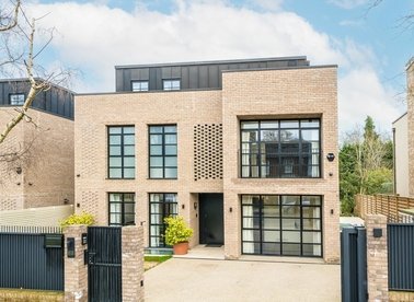 Properties let in Lincoln Avenue - SW19 5JT view1