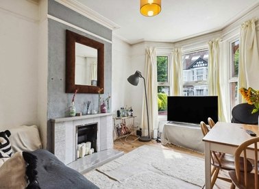 Properties to let in Links Road - SW17 9ED view1