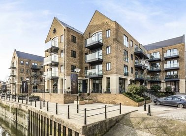 Properties to let in Lion Wharf Road - TW7 6XX view1