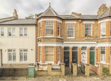 Properties to let in Littlebury Road - SW4 6DW view1