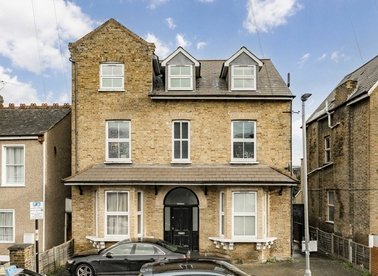 Properties let in Longley Road - SW17 9LA view1