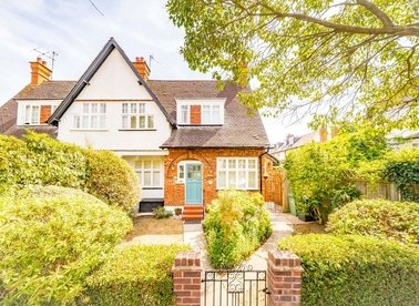 Properties to let in Ludlow Road - W5 1NY view1