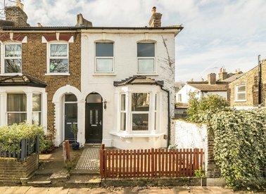 Properties to let in Lulworth Road - SE15 2BL view1