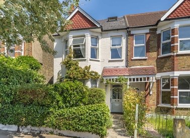 Properties to let in Lynton Avenue - W13 0EB view1