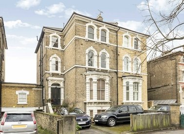 Properties to let in Macaulay Road - SW4 0QX view1