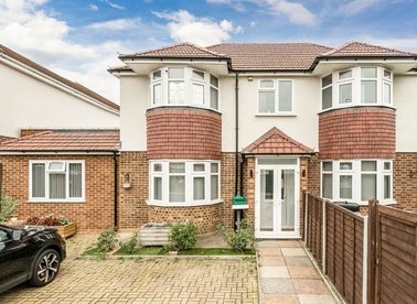 Properties let in Main Street - TW13 6SU view1