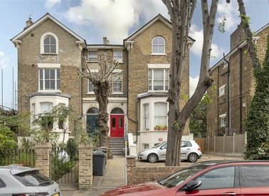 Properties to let in Manor Park - SE13 5QZ view1