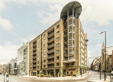 Properties to let in Mansell Street - E1 8AP view1