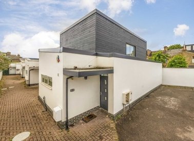 Properties to let in Manuka Close - W7 1HT view1