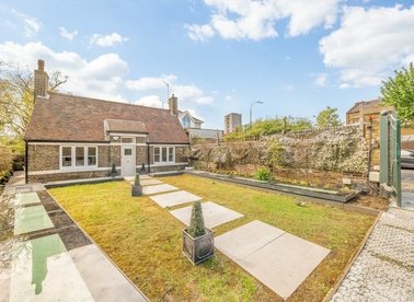 Properties to let in Margravine Gardens - W6 8RL view1