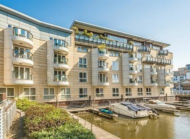 Properties let in Marina Place - KT1 4BH view1