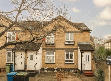 Properties to let in Marlow Way - SE16 6AH view1