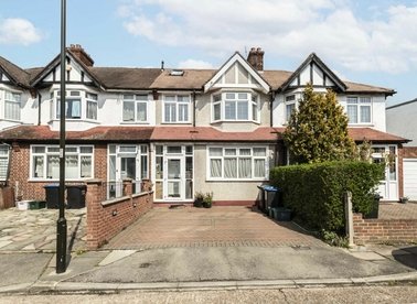 Properties let in Martin Grove - SM4 5AJ view1