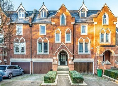 Properties to let in Martineau Drive - TW1 1PZ view1