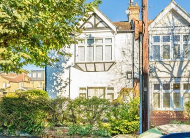 Properties to let in Melbourne Road - SW19 3BA view1