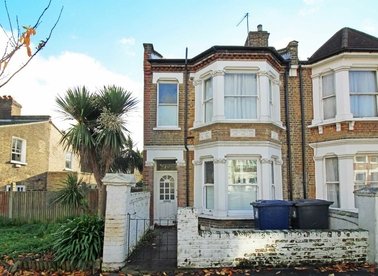 Properties to let in Meon Road - W3 8AN view1