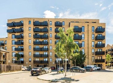Properties to let in Middle Road - W7 3FS view1
