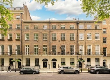 Properties to let in Montagu Square - W1H 2LW view1