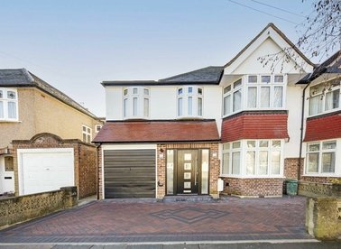 Properties to let in Montrose Avenue - TW2 6HG view1