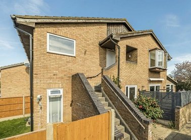Properties let in Morland Close - TW12 3YY view1