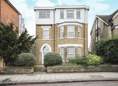 Properties to let in Mortlake Road - TW9 3JQ view1