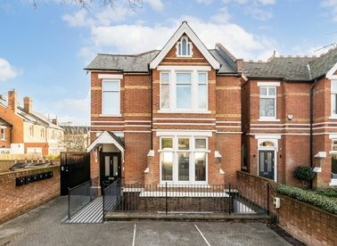 Properties let in Mount Park Crescent - W5 2RN view1