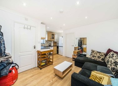 Properties to let in Mountfield Road - N3 3ND view1