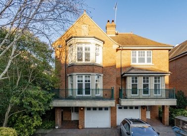 Properties to let in Mountview Close - NW11 7HG view1