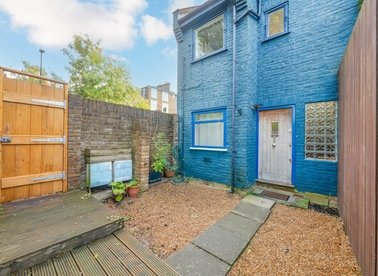Properties to let in Murray Mews - NW1 9RH view1