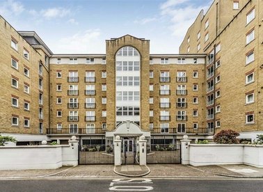 Properties let in Narrow Street - E14 8DD view1