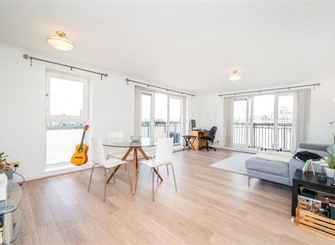 Properties let in Narrow Street - E14 8DD view1