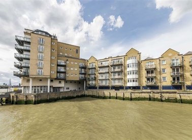 Properties to let in Narrow Street - E14 8BB view1