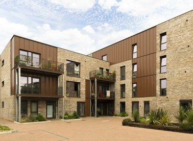 Properties let in Navarino Grove - E8 1FZ view1