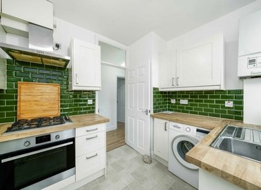 Properties to let in Nether Close - N3 1AA view1